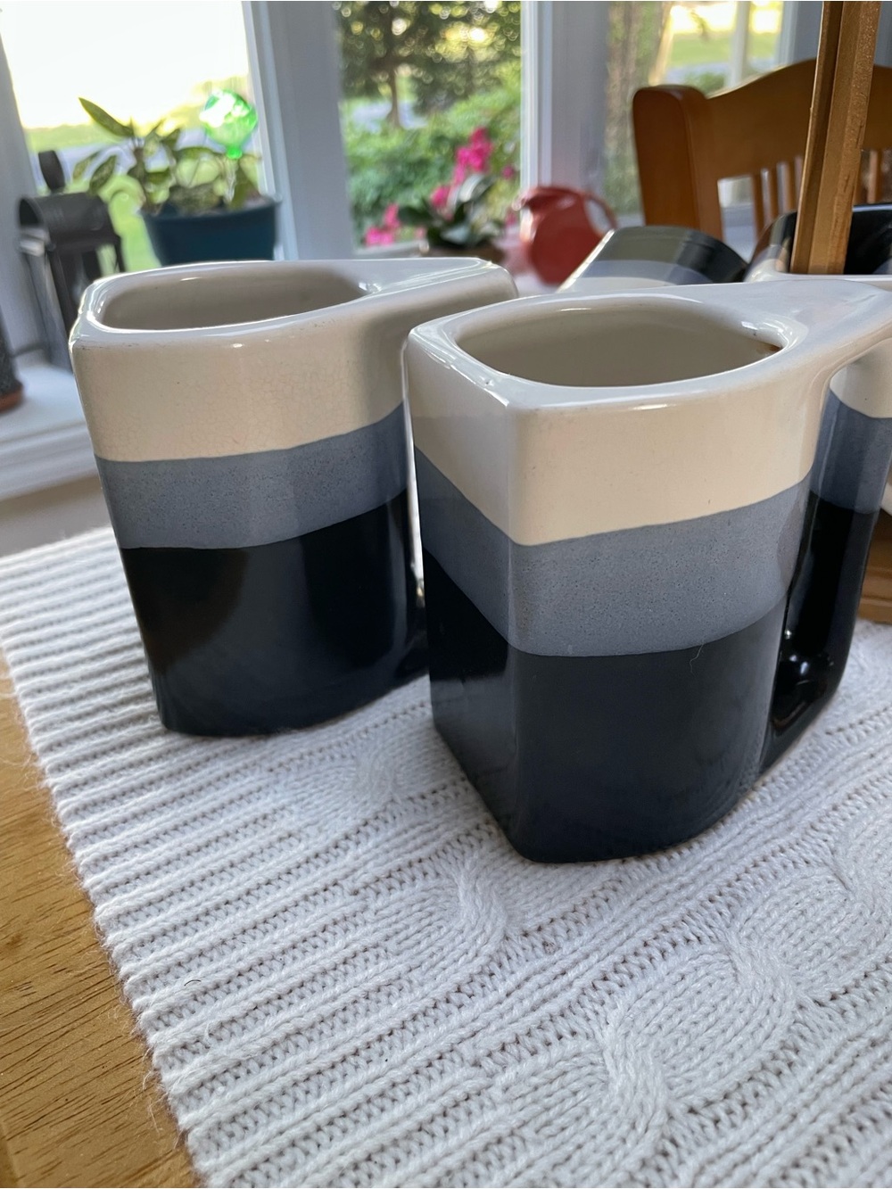 4 Stackable Ceramic Padilla style mugs with wooden stand Cream, Blue & Black - Picture 13 of 16